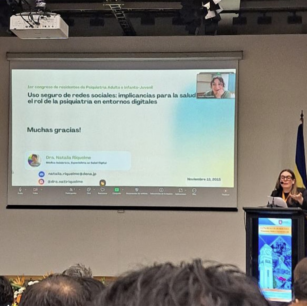 Natalia Riquelme presentando en el 1er Congreso de Residentes de Psiquiatría de la Universidad de Concepción.